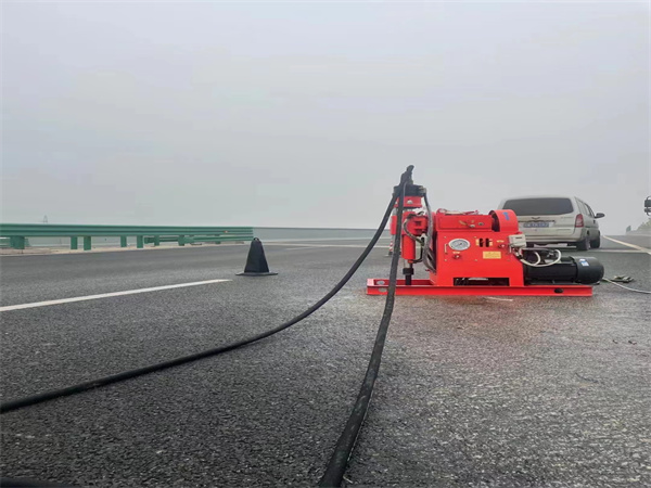 龙湖马路路基路面开裂下沉注浆加固灌浆